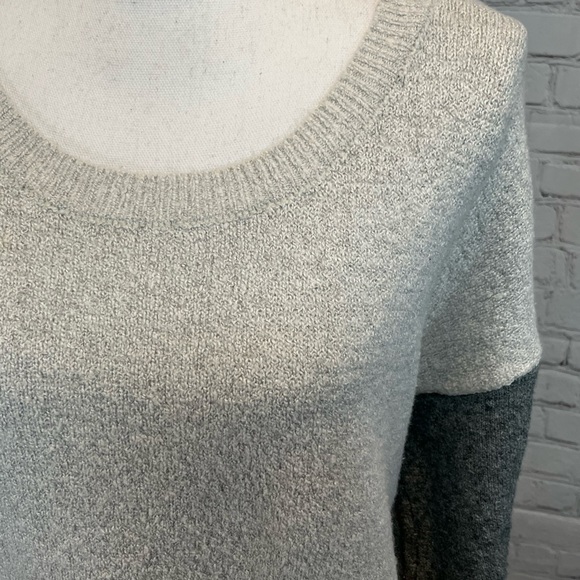 ANTHROPOLOGIE Ruby Moon Cropped Crewneck Sweater - Picture 3 of 4